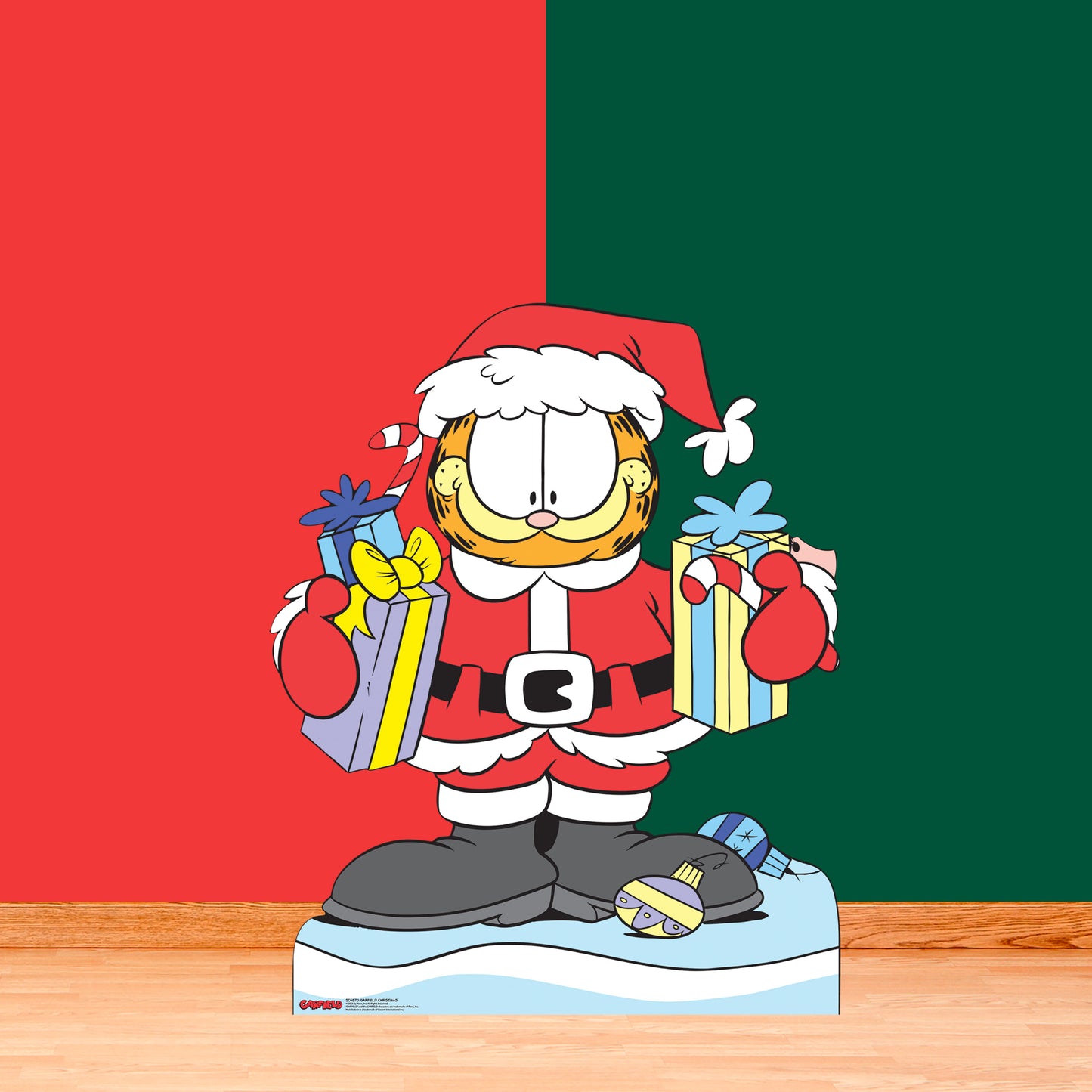 SC4870 Garfield Christmas (Multi-Function) - Cardboard Cutout Height 119cm
